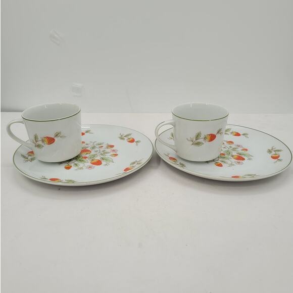 HP Vintage Dolphin Japan Porcelain Berry Strawberry 2 Snack Plate Cup Set 1-2 - Picture 5 of 13
